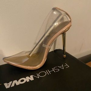 FashionNova clear the air pumps size 9